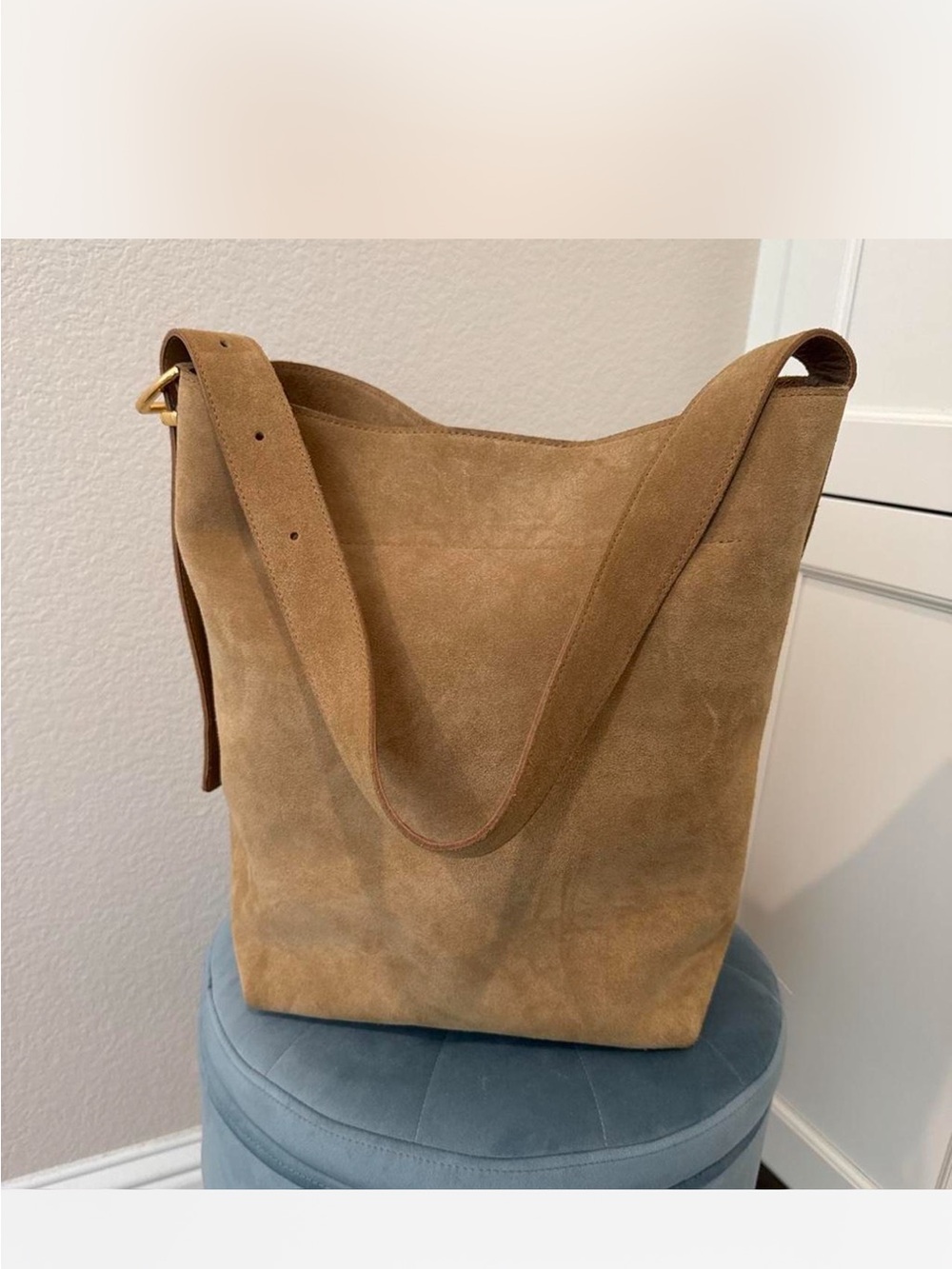 Madewell The Essential Bucket Tote in Suede Tan Bag Like New